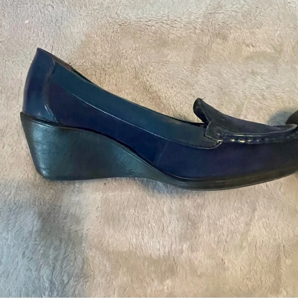 Anne Klein Women's Dark Blue Wedge Loafers size 8.5 M